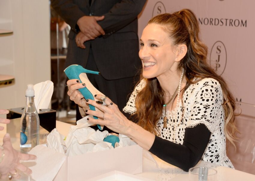 Lini sepatu Sarah Jessica Parker tutup