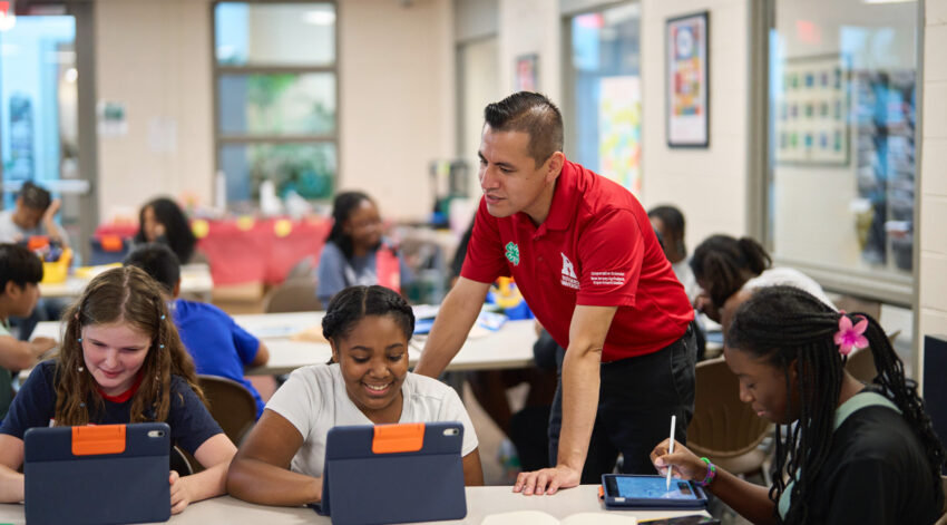 Apple dan 4-H Hadirkan Teknologi untuk Generasi Pembelajar Baru