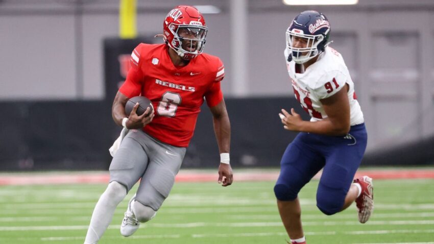 QB Hajj-Malik Williams, UNLV Rebels berguling, berlomba untuk start 4-0